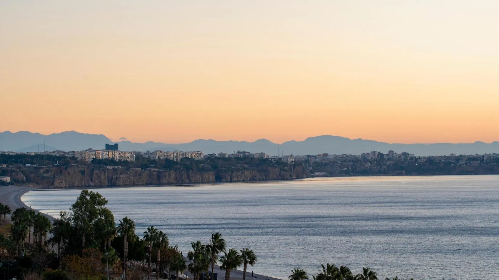 Heart Of The City With Unique Views Of The Sea. Antalya Apartament