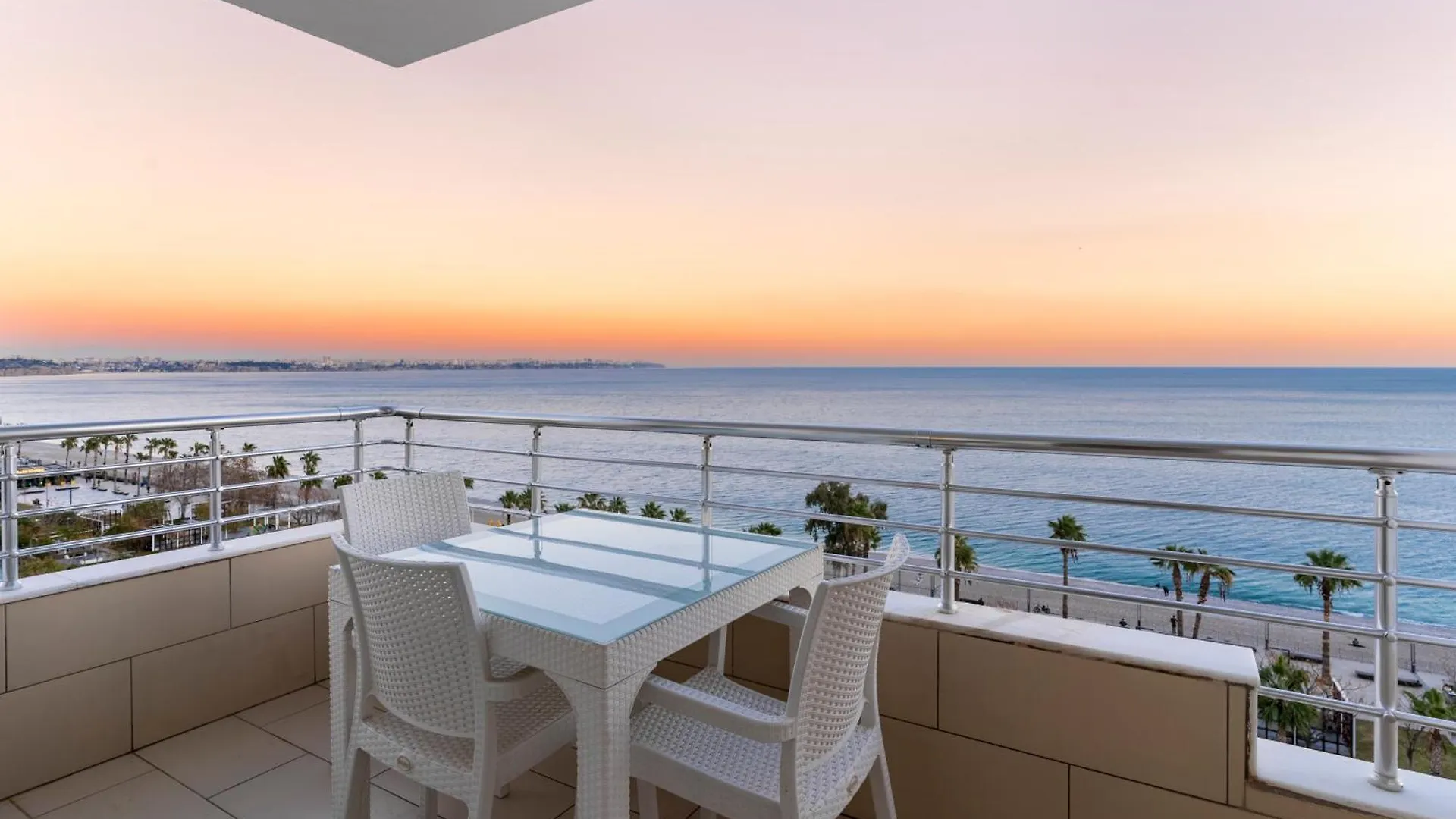 Apartament Heart Of The City With Unique Views Of The Sea. Antalya
